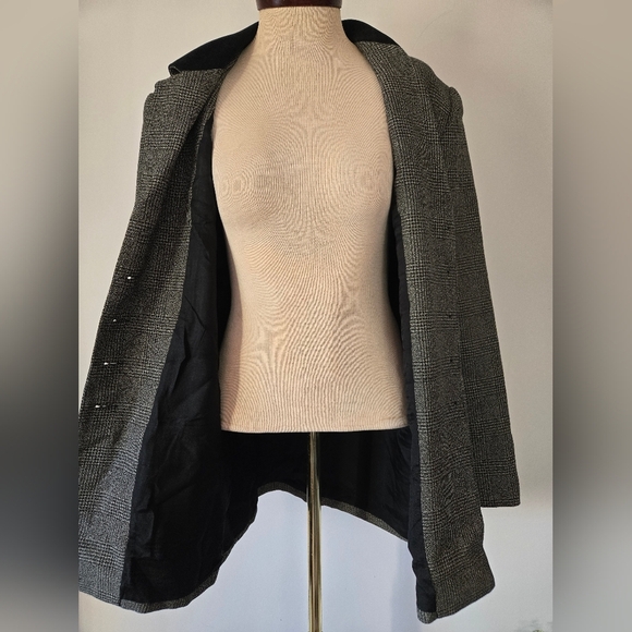 VIA MODA VINTAGE Gray Blazer with Notched Lapels and Tailored Style - Picture 7 of 11